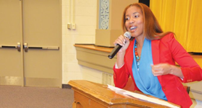 Actress speaks at Carver