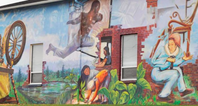 Dominican artists create murals in Davidson County