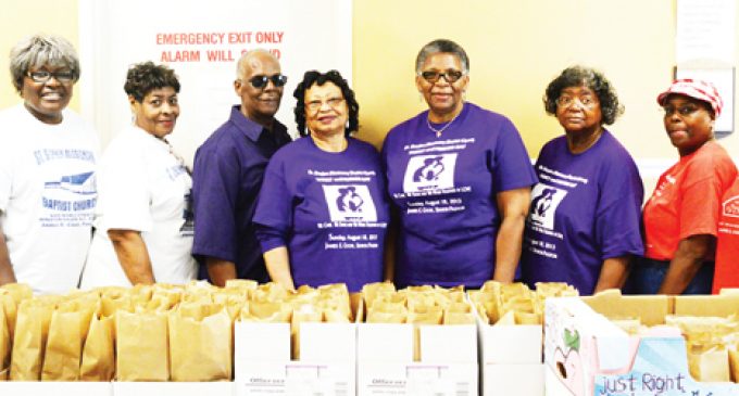 Church prepares lunches for Bethesda clients