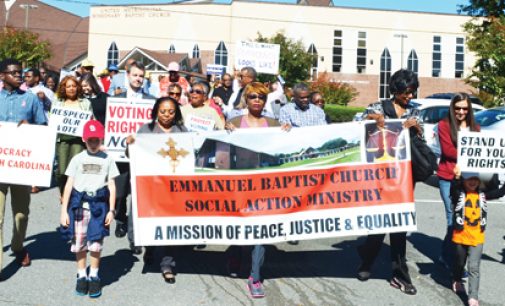 Sunday voting rally attracts hundreds