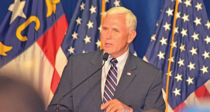 VP candidate Mike Pence stumps for Trump in W-S
