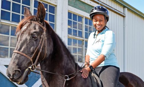 Nonprofit offers free horseback riding lessons