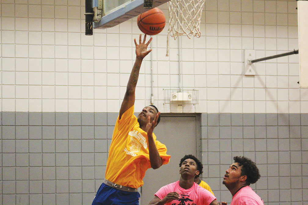 Teen basketball league heats up - WS Chronicle
