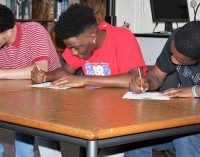 3 Parkland High School basketball players sign letters of intent to play at prep school