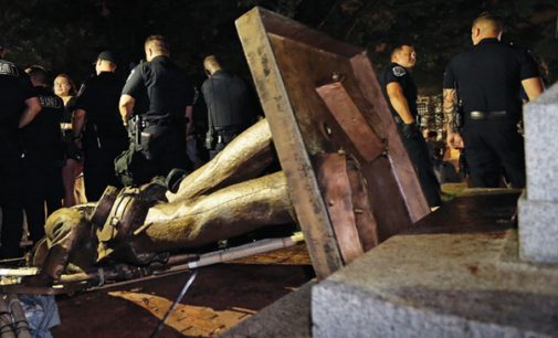 Protesters topple Confederate UNC statue