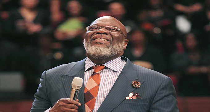 Bishop T.D. Jakes pushes for action plan on police reform