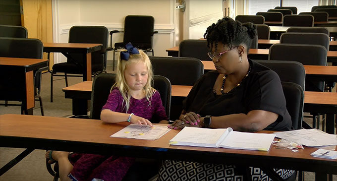 New reading program uses volunteers to help struggling kids