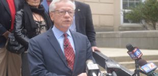 Mayor Allen Joines announces plans to seek re-election