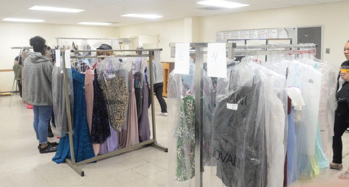 Miss America holds second annual  Prom Gown Giveaway