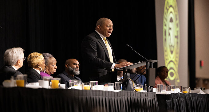 Keynote speaker ‘Mo’ Green challenges MLK breakfast attendees to ‘strive for excellence’ to honor King’s legacy