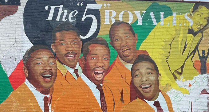 Public Art Commission honors The “5” Royales with downtown mural